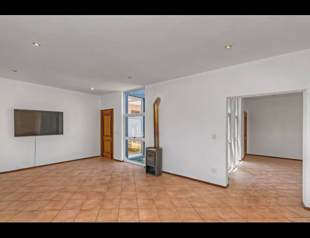 5 BEDROOM FREEHOLD FOR SALE IN MORNINGSIDE
